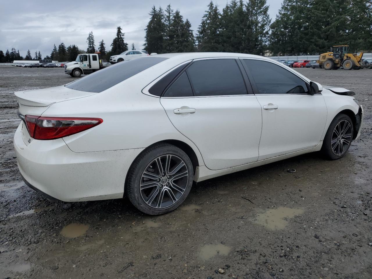 2016 TOYOTA CAMRY LE - Image 3