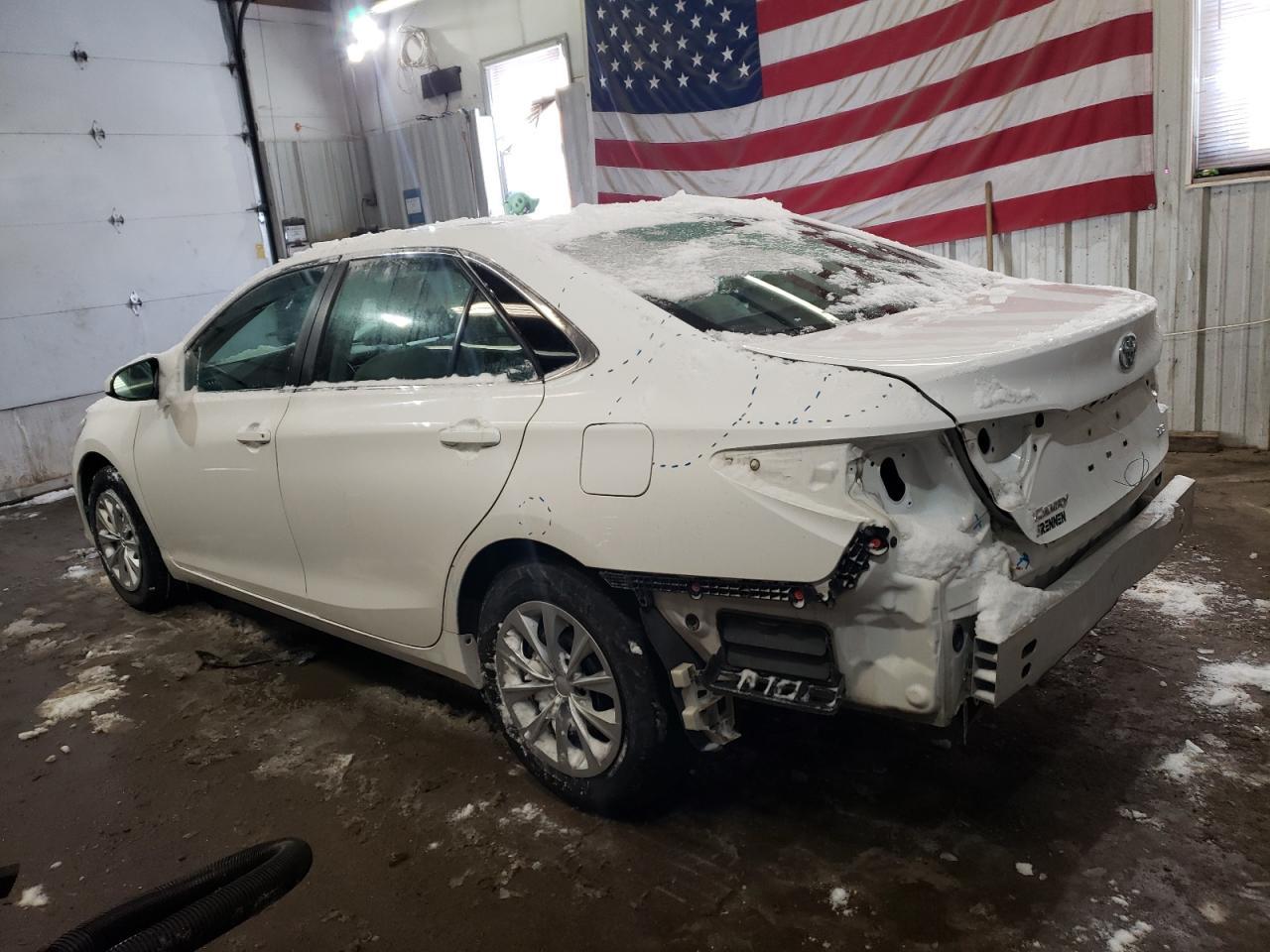2017 TOYOTA CAMRY LE - Image 2