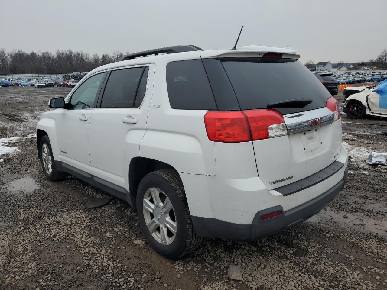 2014 GMC TERRAIN SL - Image 2