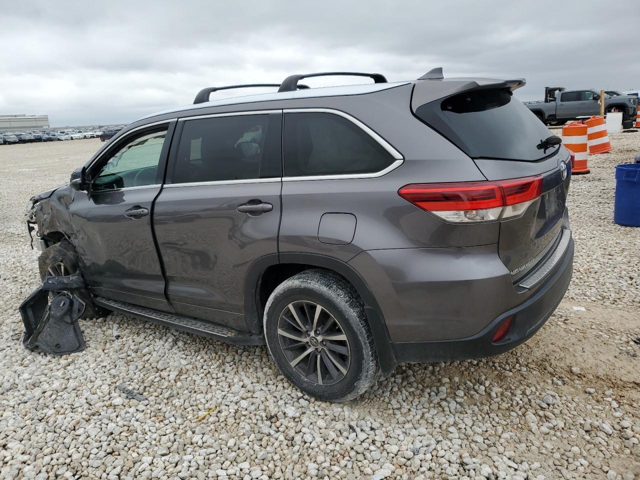 2018 TOYOTA HIGHLANDER - Фото 2