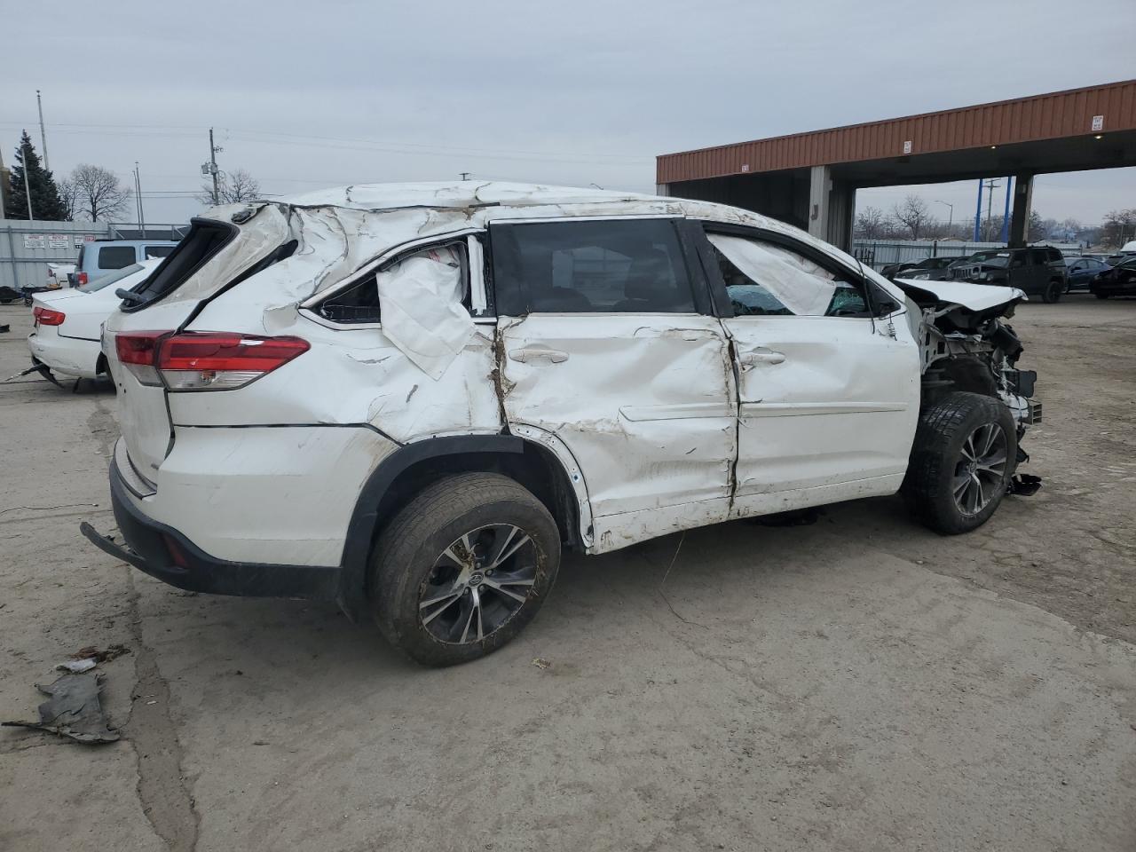 2018 TOYOTA HIGHLANDER - Фото 3