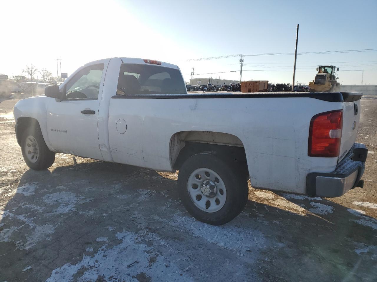 2013 CHEVROLET SILVERADO - Image 2