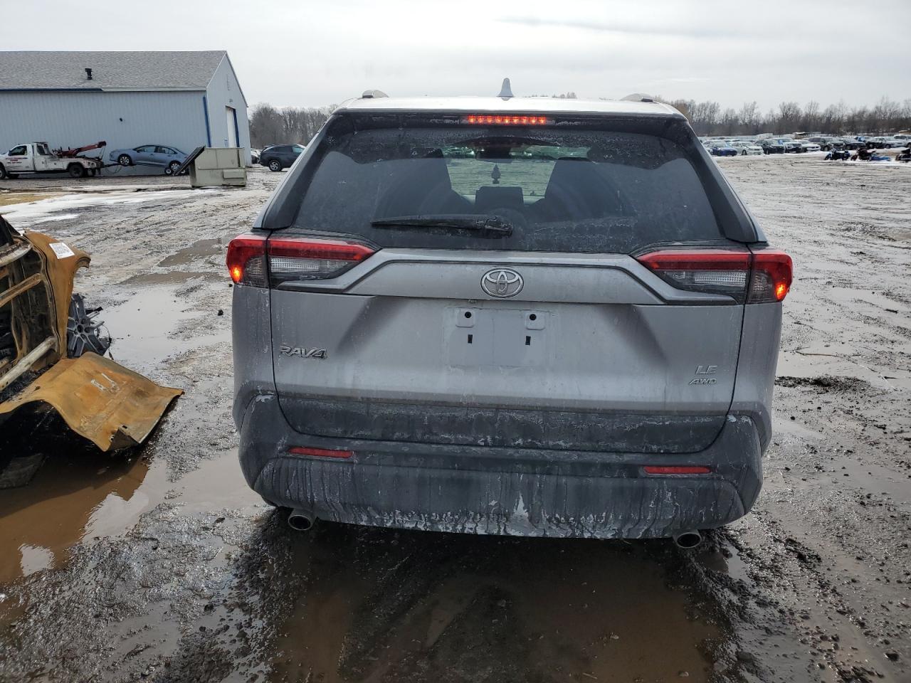 2021 TOYOTA RAV4 LE - Фото 6