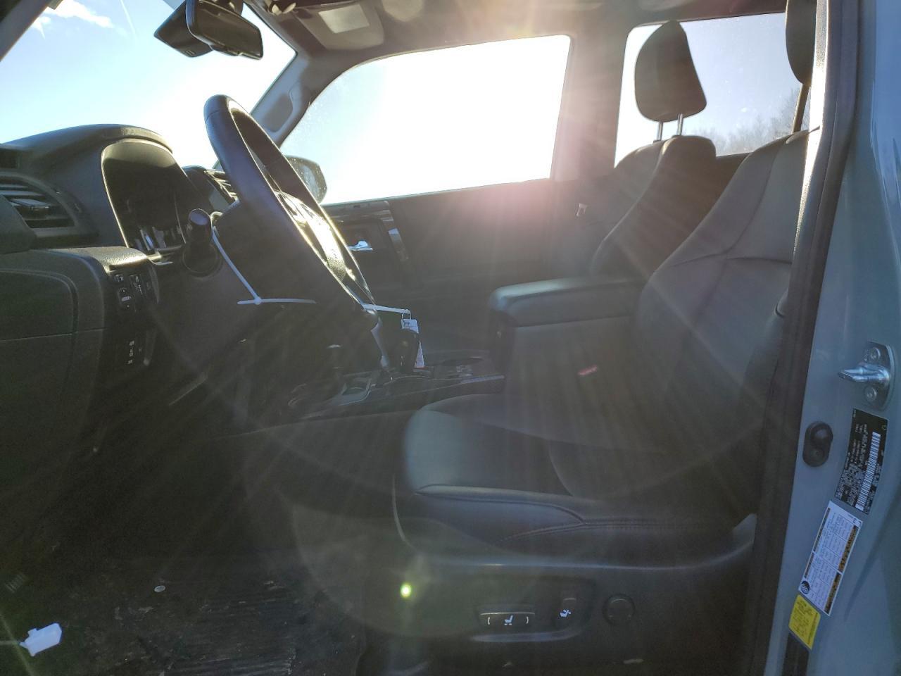 2022 TOYOTA 4RUNNER SR - Фото 7