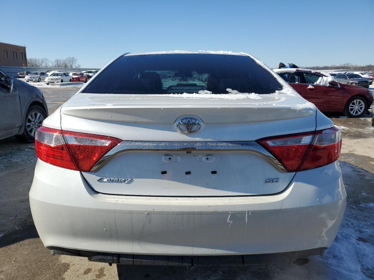 2016 TOYOTA CAMRY LE - Фото 6