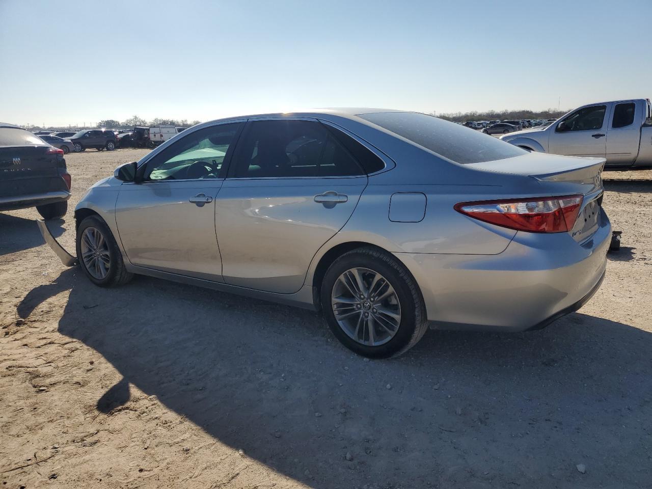 2017 TOYOTA CAMRY LE - Фото 2
