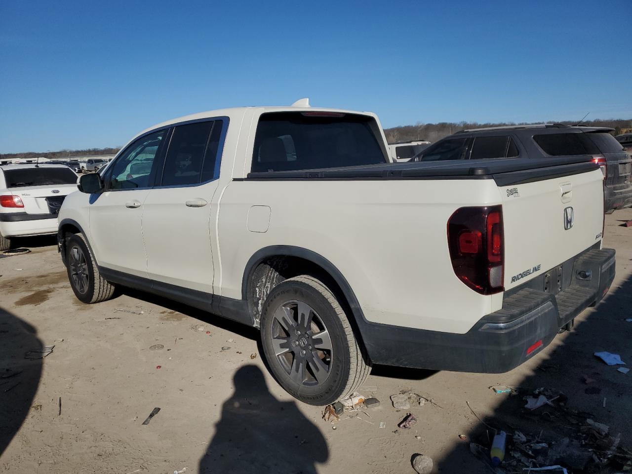 2017 HONDA RIDGELINE - Image 2