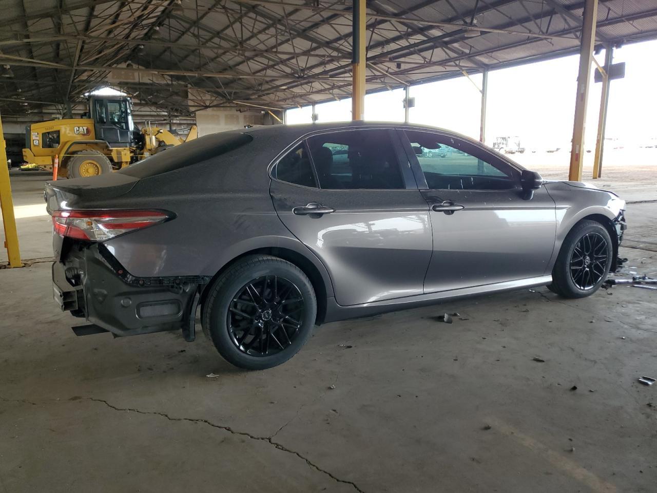 2018 TOYOTA CAMRY L - Фото 3