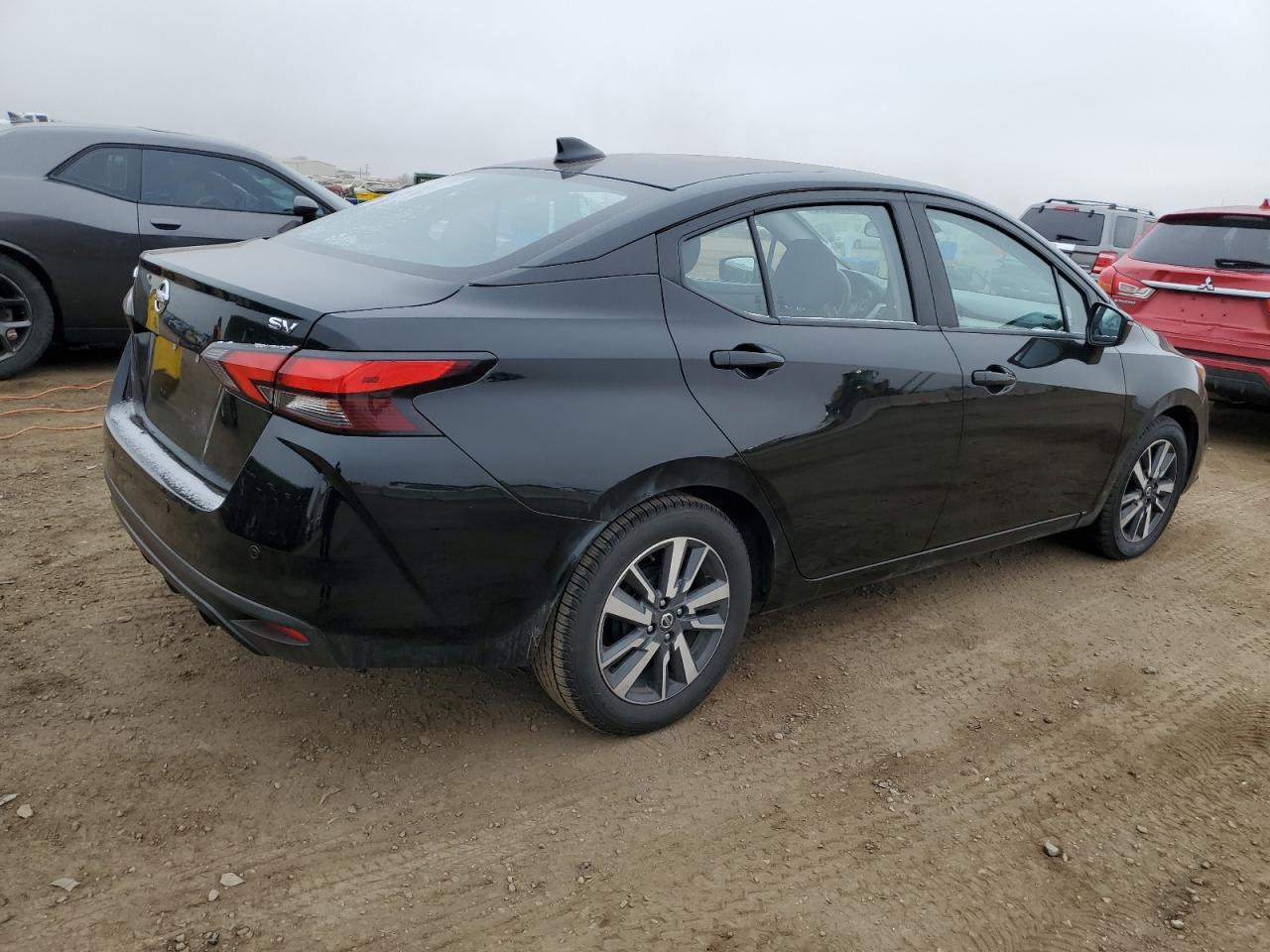 2021 NISSAN VERSA SV - Фото 3