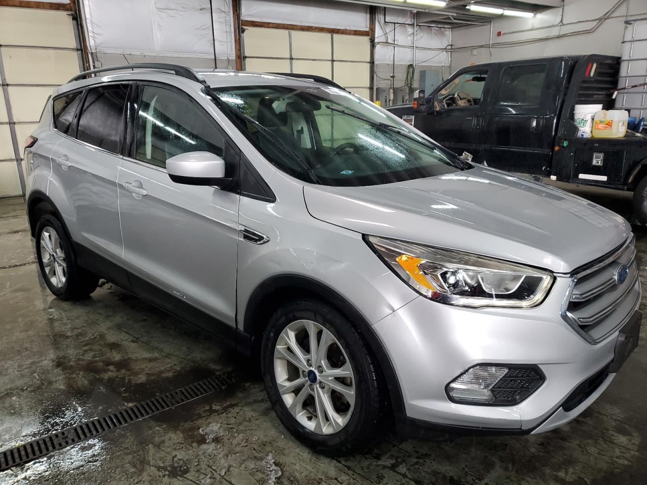 2017 FORD ESCAPE SE - Image 4