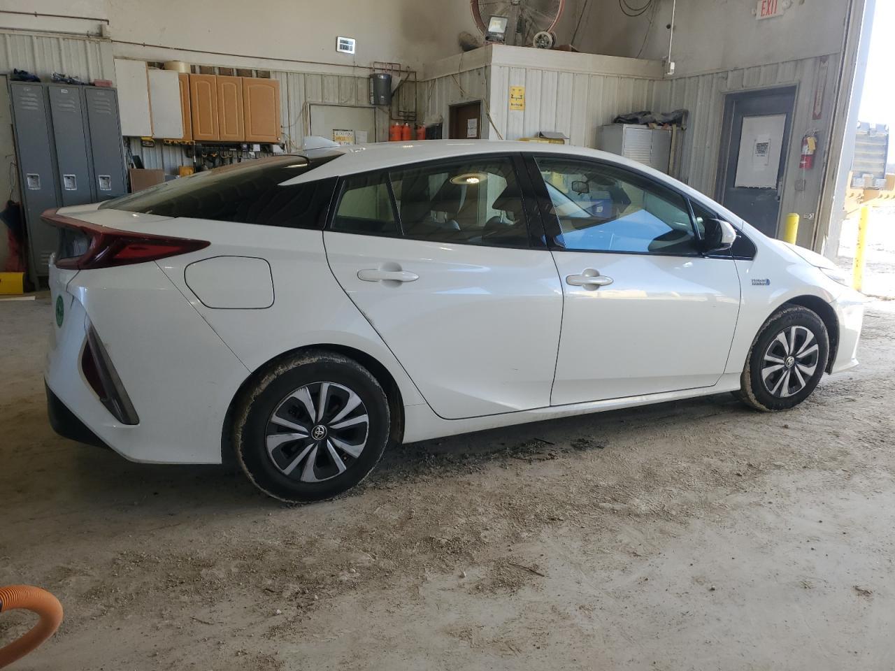 2018 TOYOTA PRIUS PRIM - Image 3