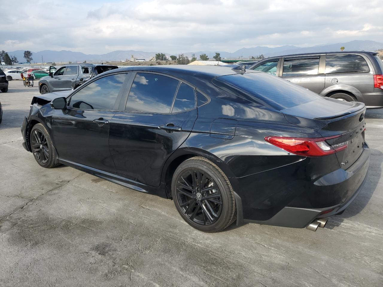 2025 TOYOTA CAMRY XSE - Фото 2