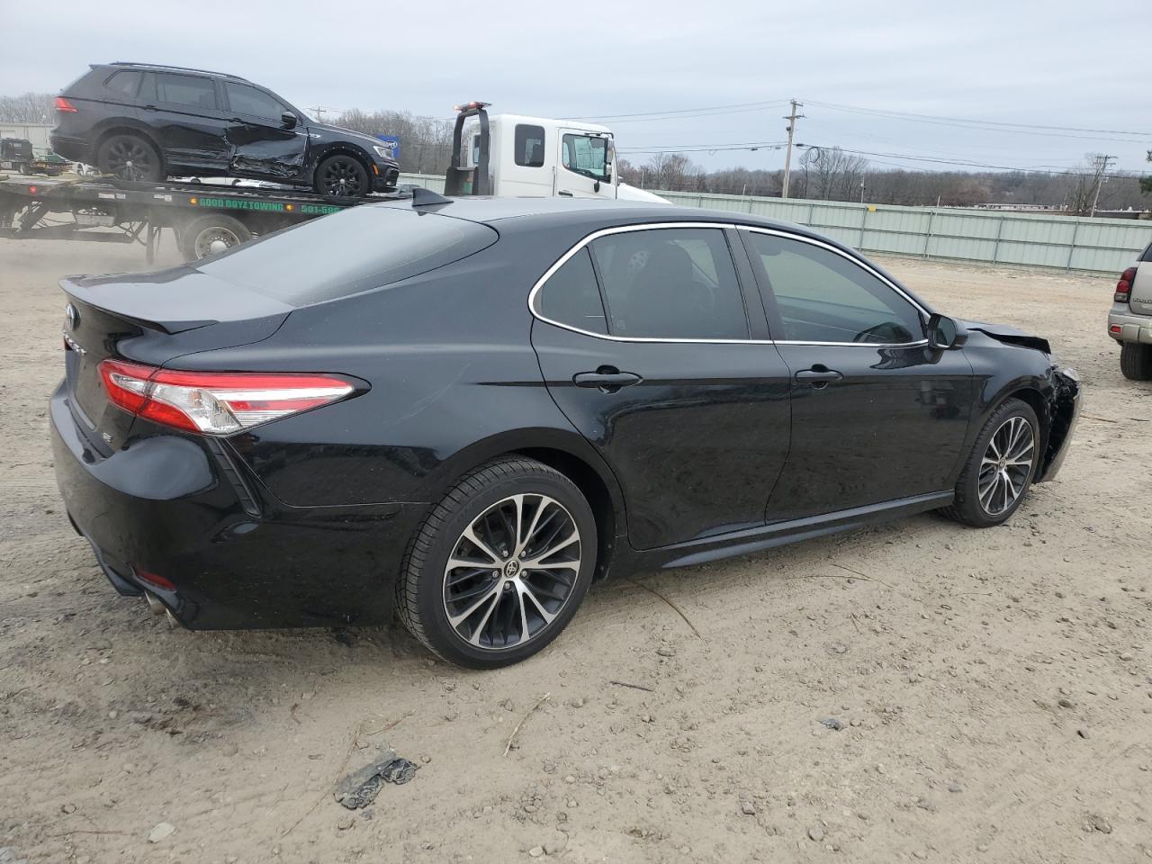 2020 TOYOTA CAMRY SE - Image 3