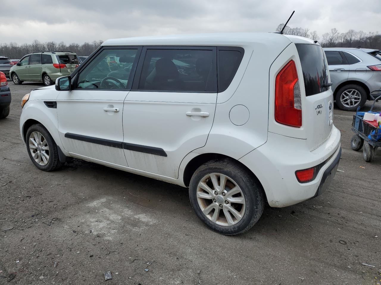 2013 KIA SOUL + - Image 2