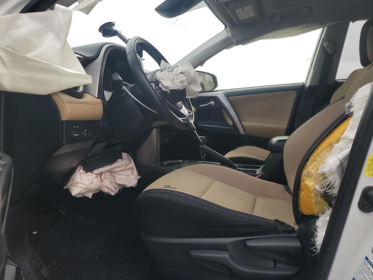 2017 TOYOTA RAV4 XLE - Image 7