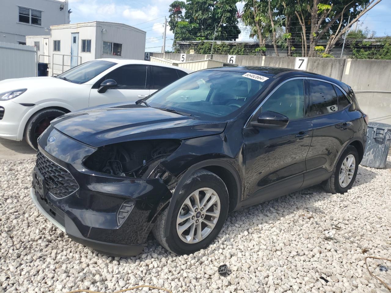 2020 FORD ESCAPE SE car image