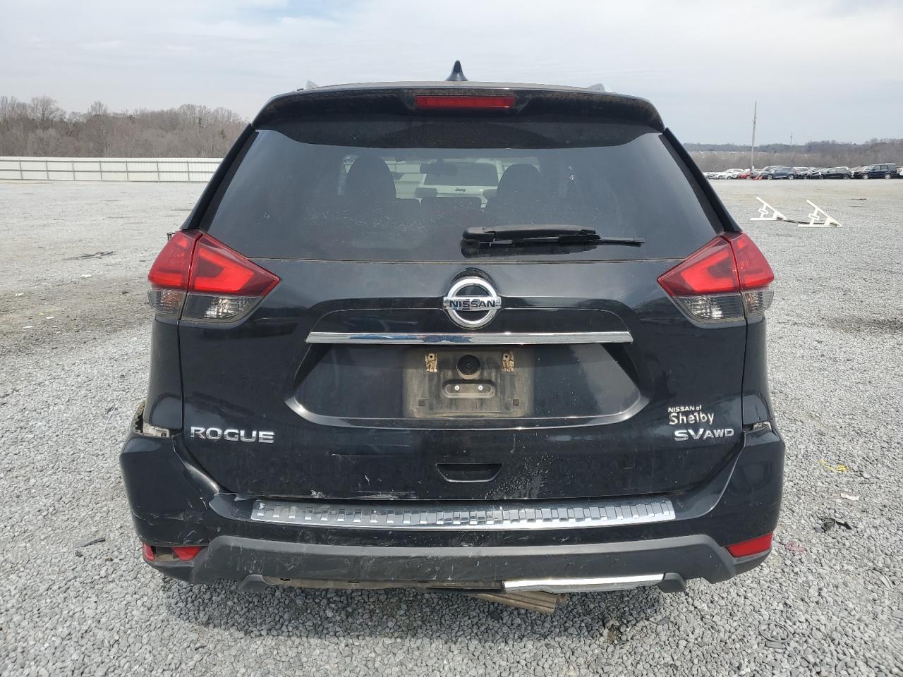 2017 NISSAN ROGUE SV - Image 6