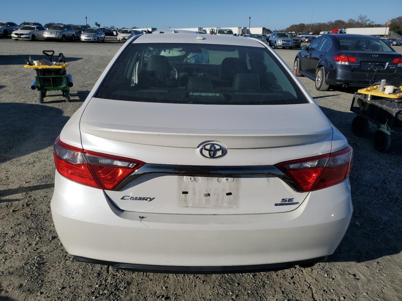 2016 TOYOTA CAMRY LE - Фото 6