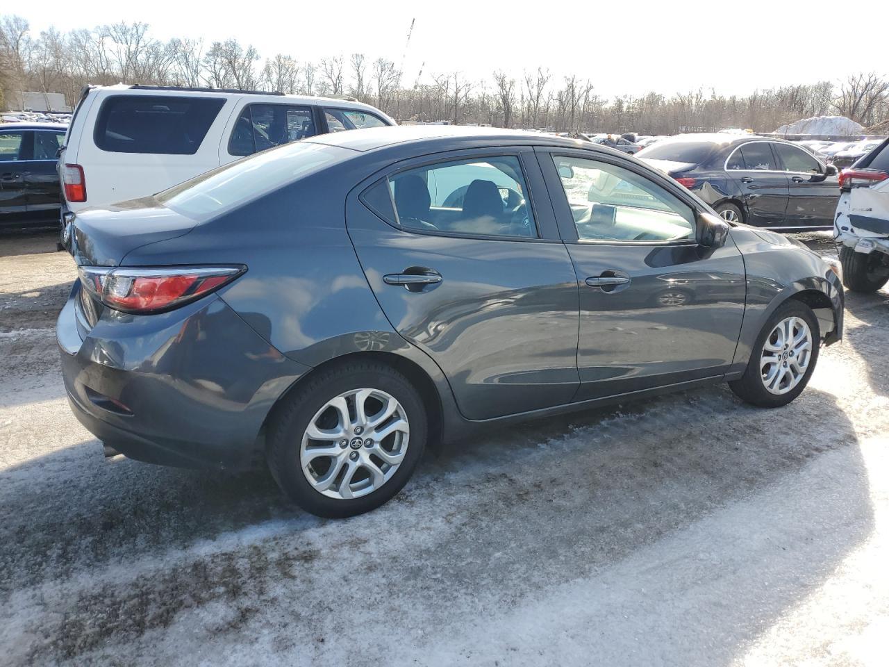2017 TOYOTA YARIS IA - Image 3