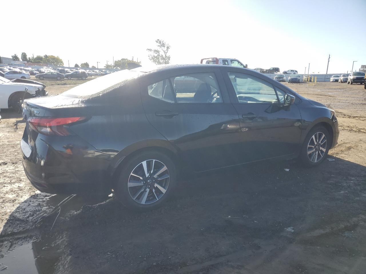 2021 NISSAN VERSA SV - Фото 3
