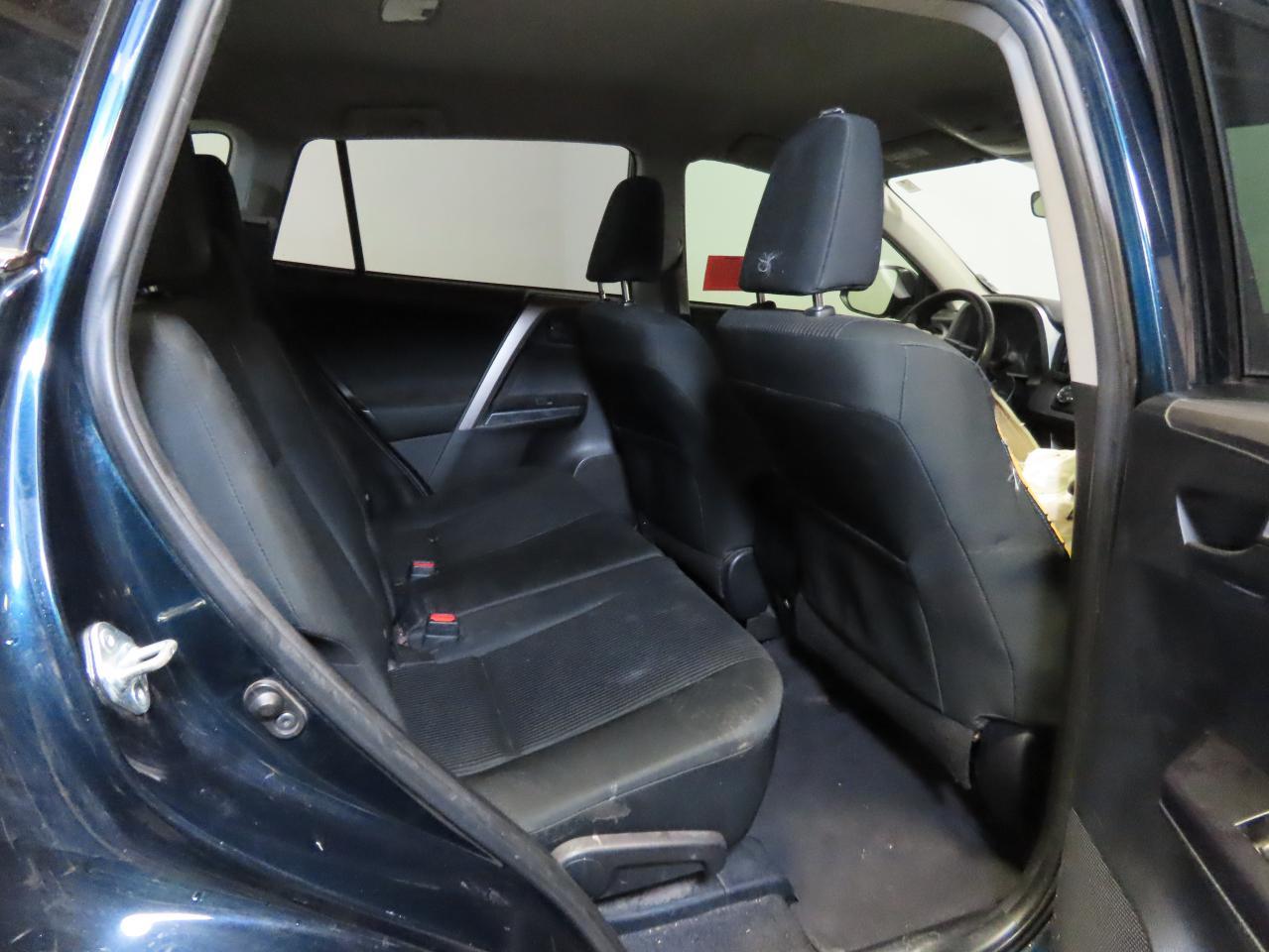 2017 TOYOTA RAV4 LE - Фото 6