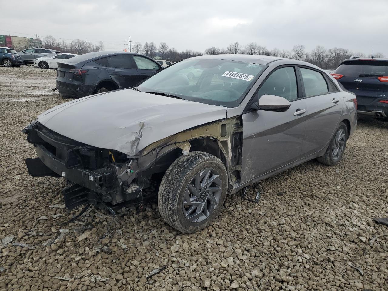 2024 HYUNDAI ELANTRA SE