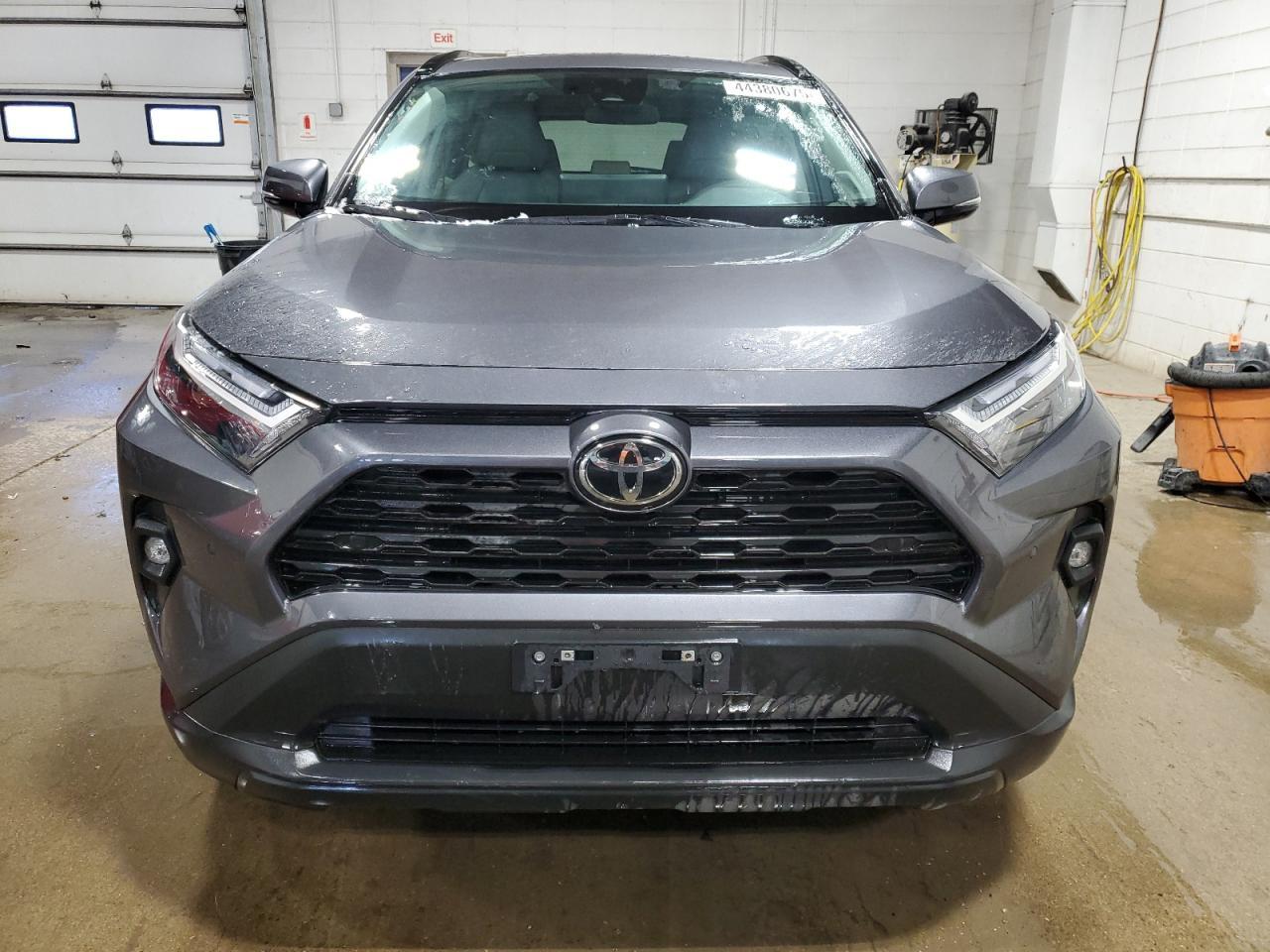 2024 TOYOTA RAV4 XLE P - Image 5