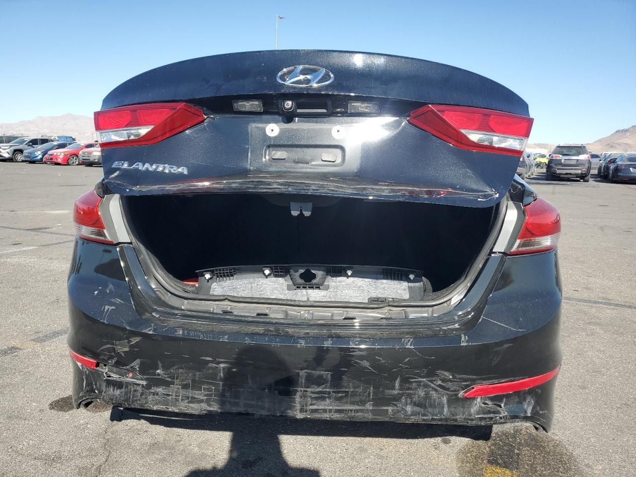 2018 HYUNDAI ELANTRA SE - Image 6
