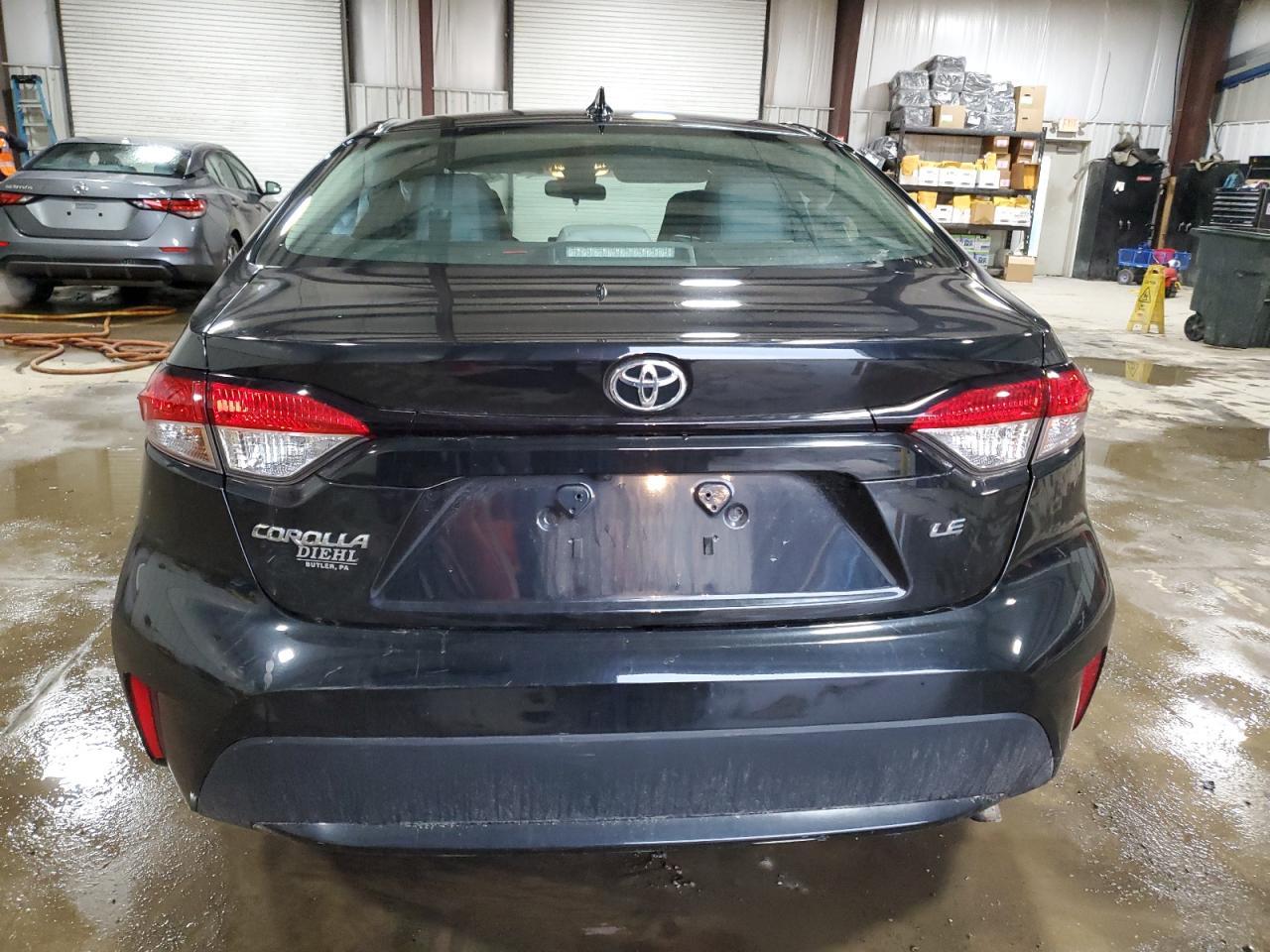 2021 TOYOTA COROLLA LE - Фото 6