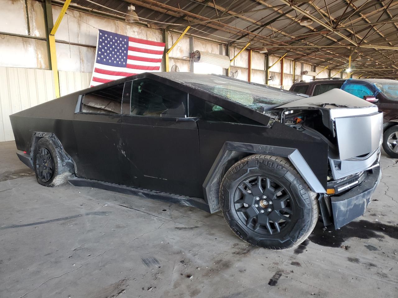 2024 TESLA CYBERTRUCK - Image 4