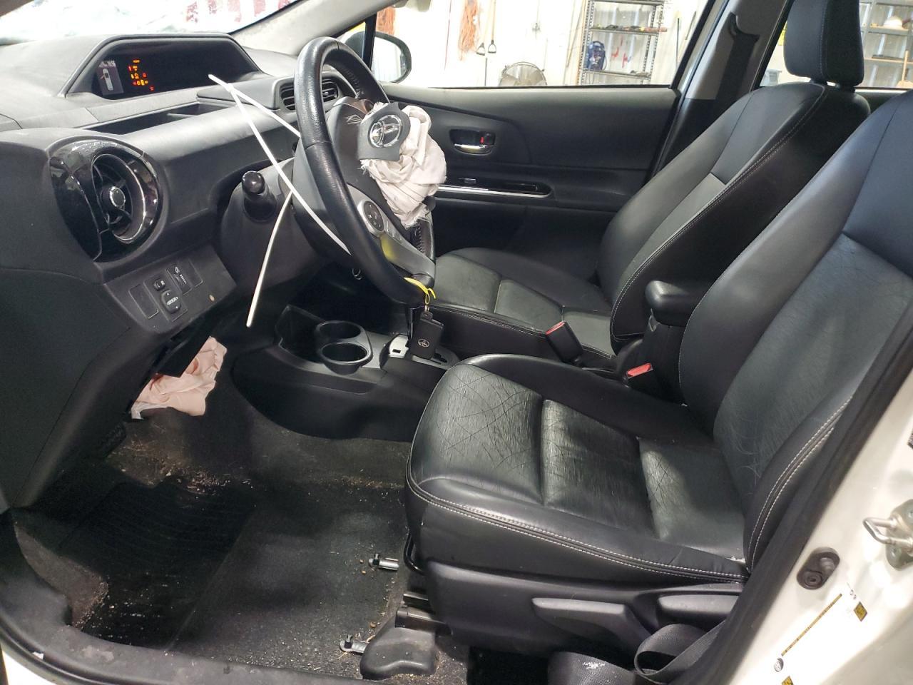 2015 TOYOTA PRIUS C - Фото 7
