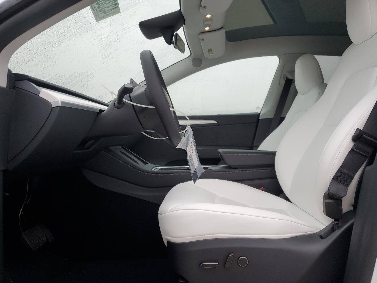 2025 TESLA MODEL Y - Image 7