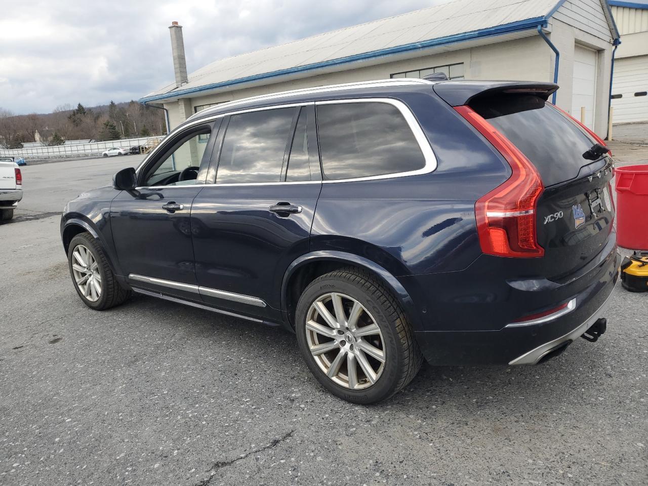 2016 VOLVO XC90 T6 - Image 2