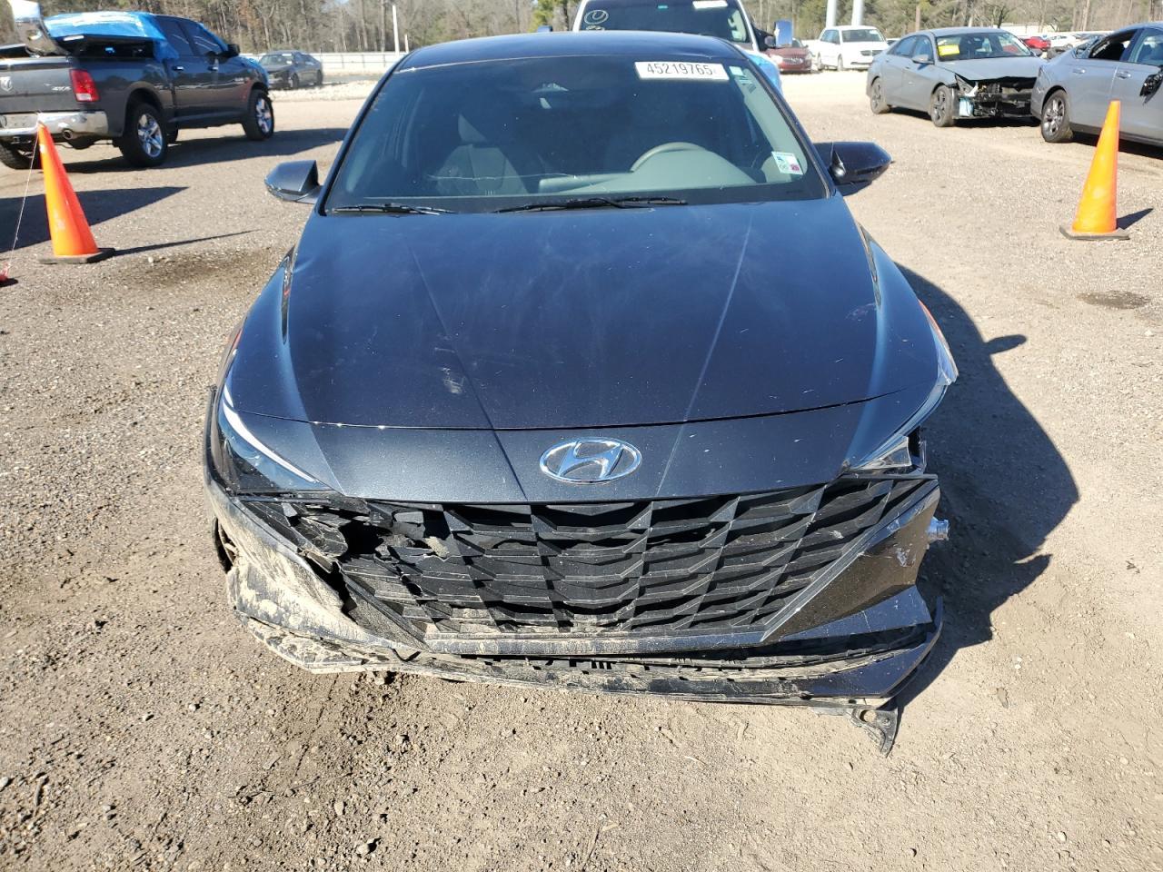 2023 HYUNDAI ELANTRA SE - Фото 5