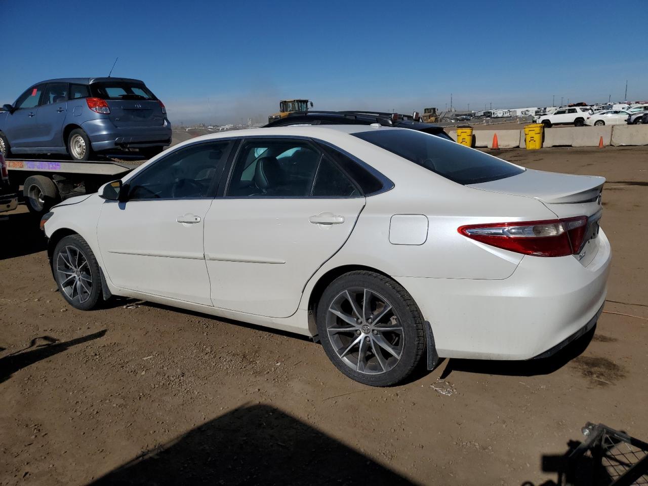 2015 TOYOTA CAMRY LE - Фото 2