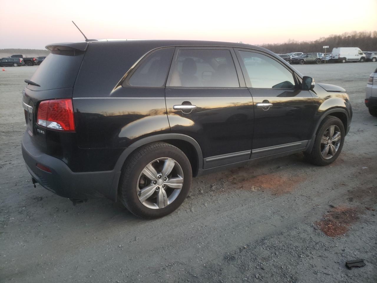 2012 KIA SORENTO EX - Image 3