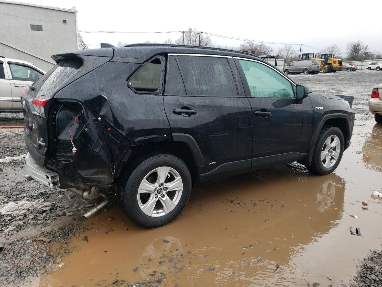 2021 TOYOTA RAV4 LE - Фото 3