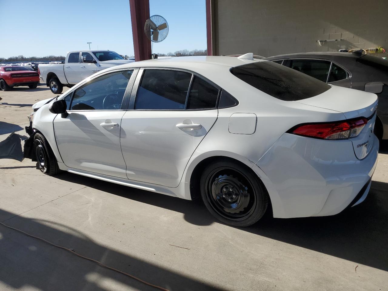 2021 TOYOTA COROLLA LE - Фото 2