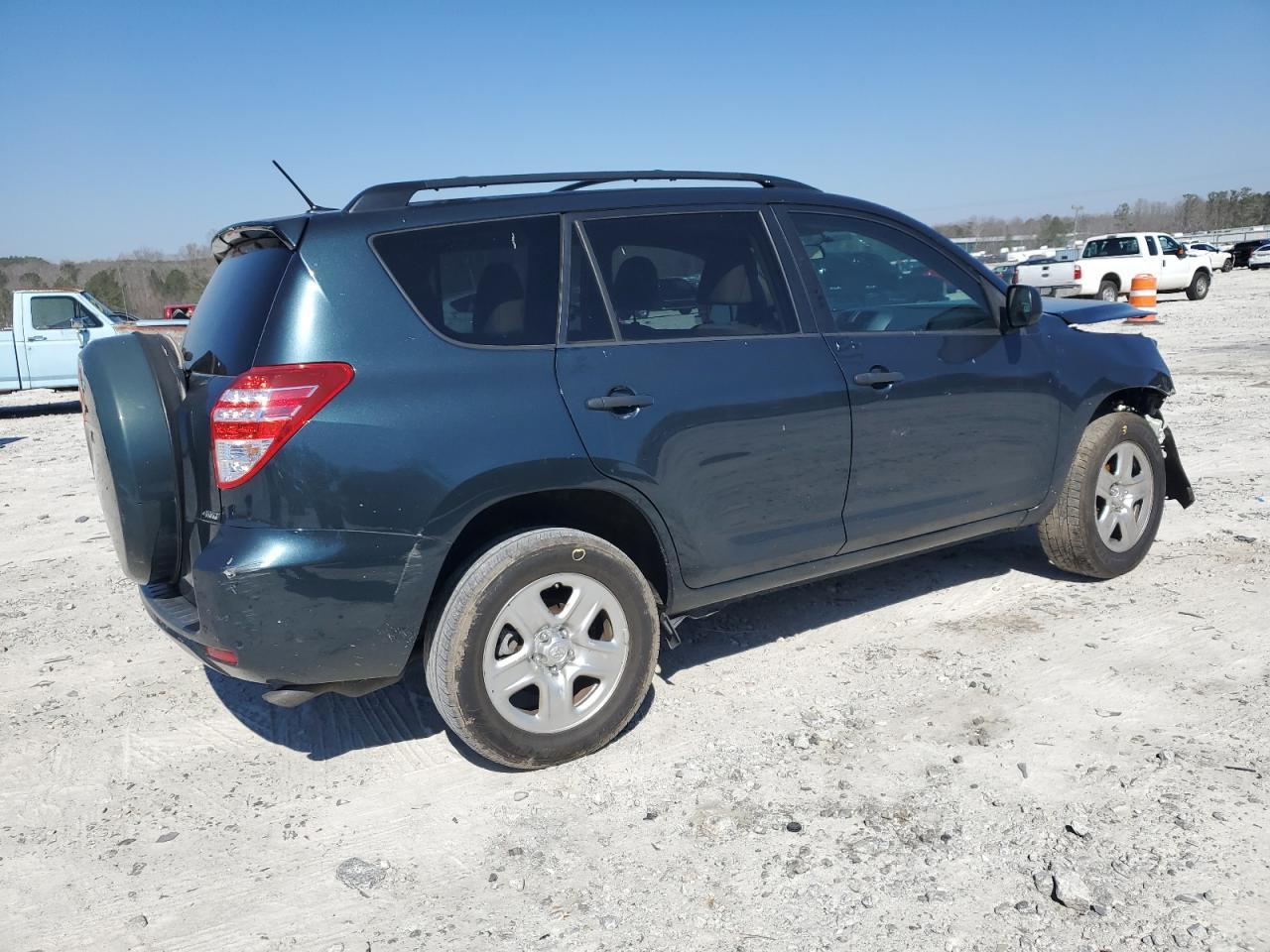 2011 TOYOTA RAV4 - Фото 3