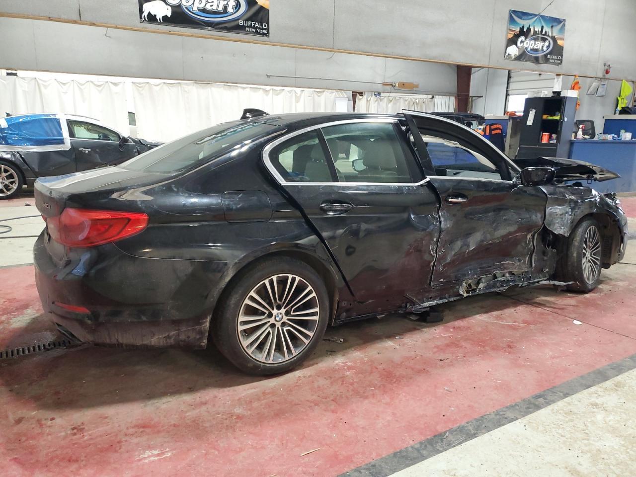 2017 BMW 540 XI - Фото 3