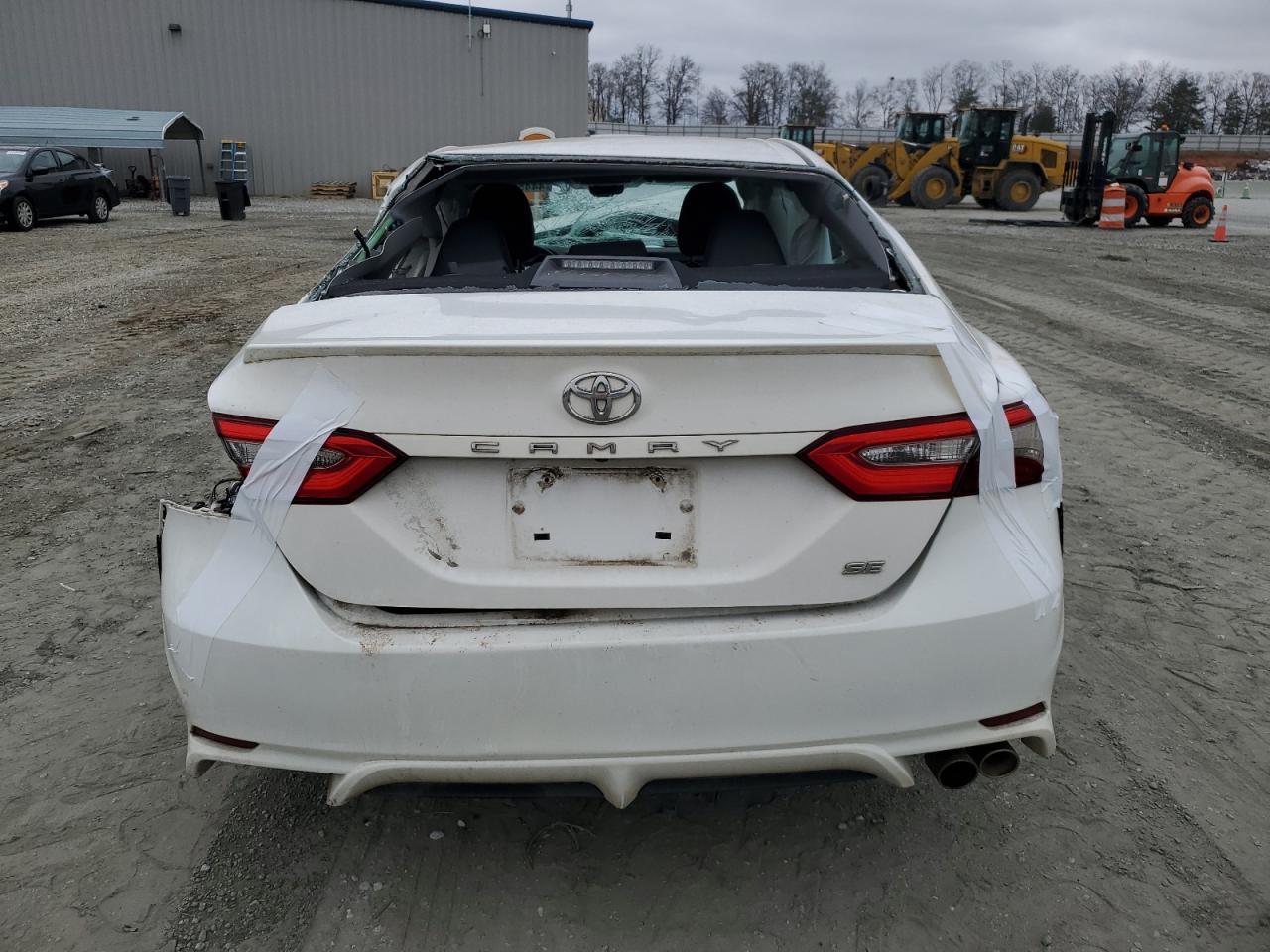 2018 TOYOTA CAMRY L - Image 6