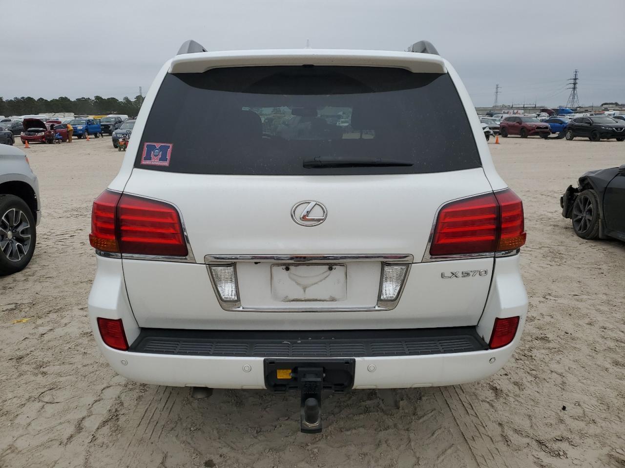 2011 LEXUS LX 570 - Фото 6
