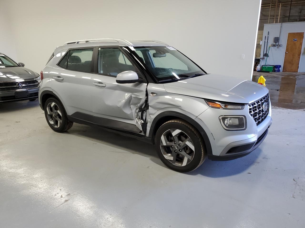 2021 HYUNDAI VENUE SEL - Фото 4