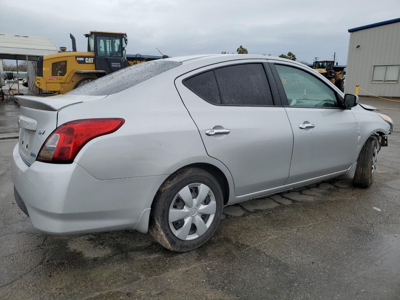 2016 NISSAN VERSA S - Фото 3