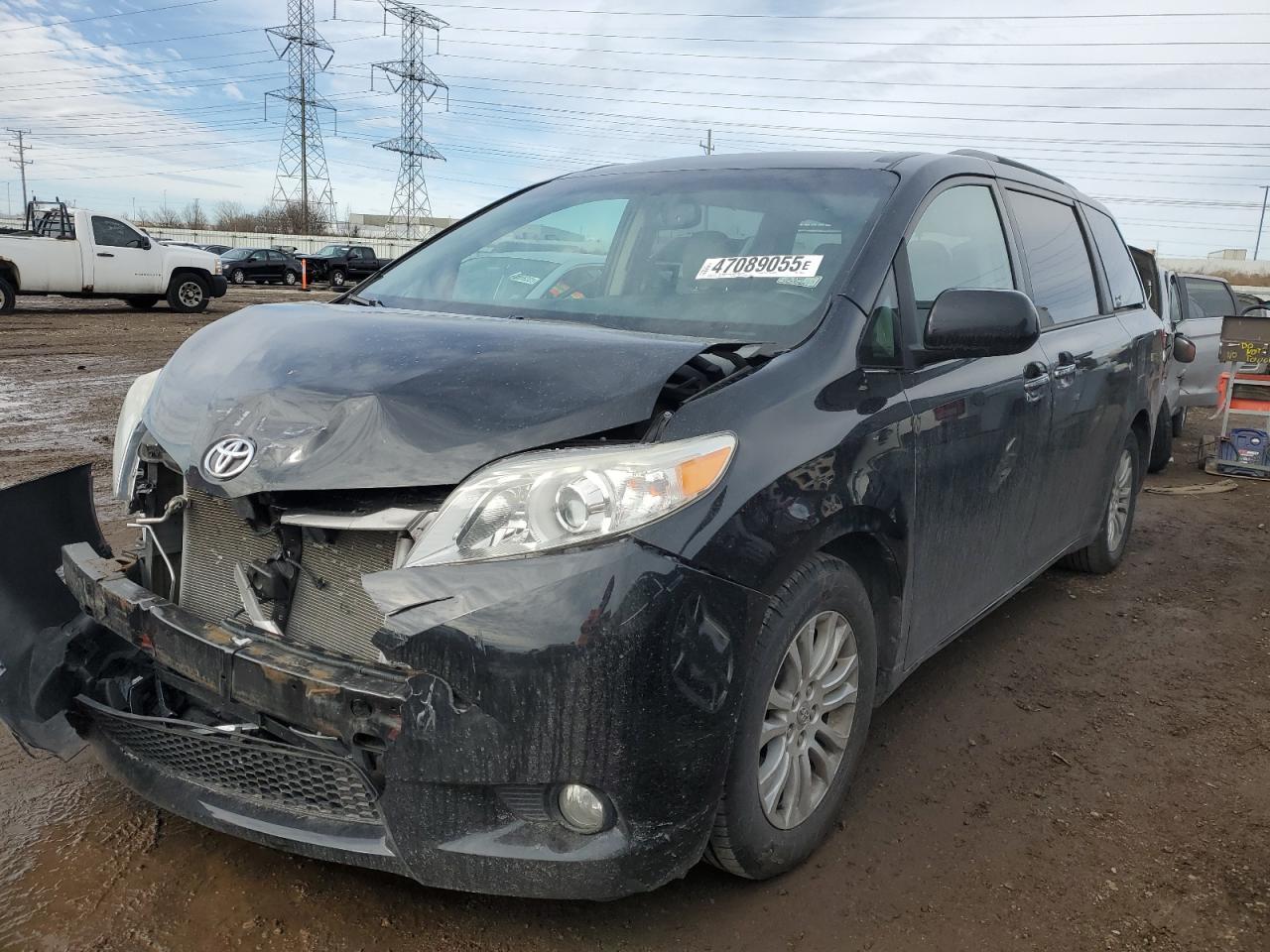 2015 TOYOTA SIENNA XLE