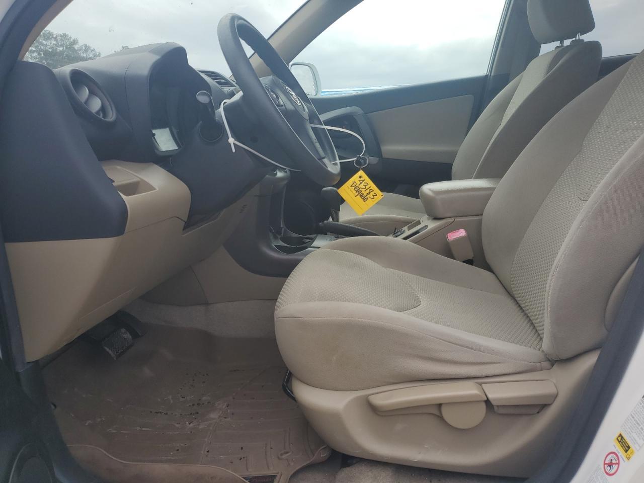 2011 TOYOTA RAV4 - Image 7