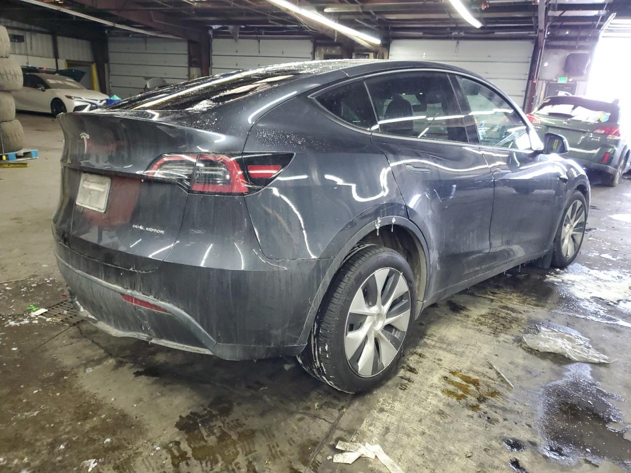 2024 TESLA MODEL Y - Image 3