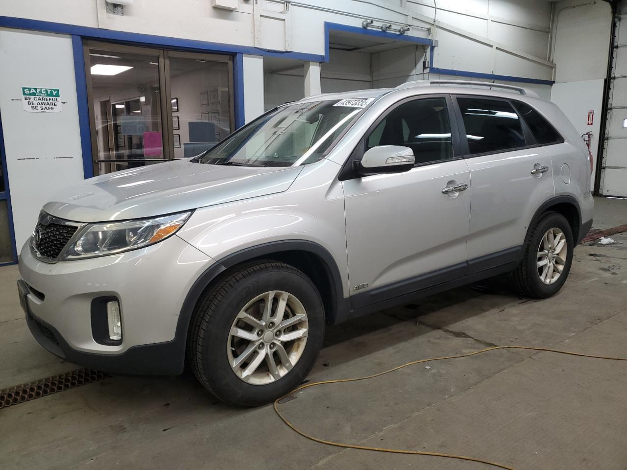2015 KIA SORENTO LX