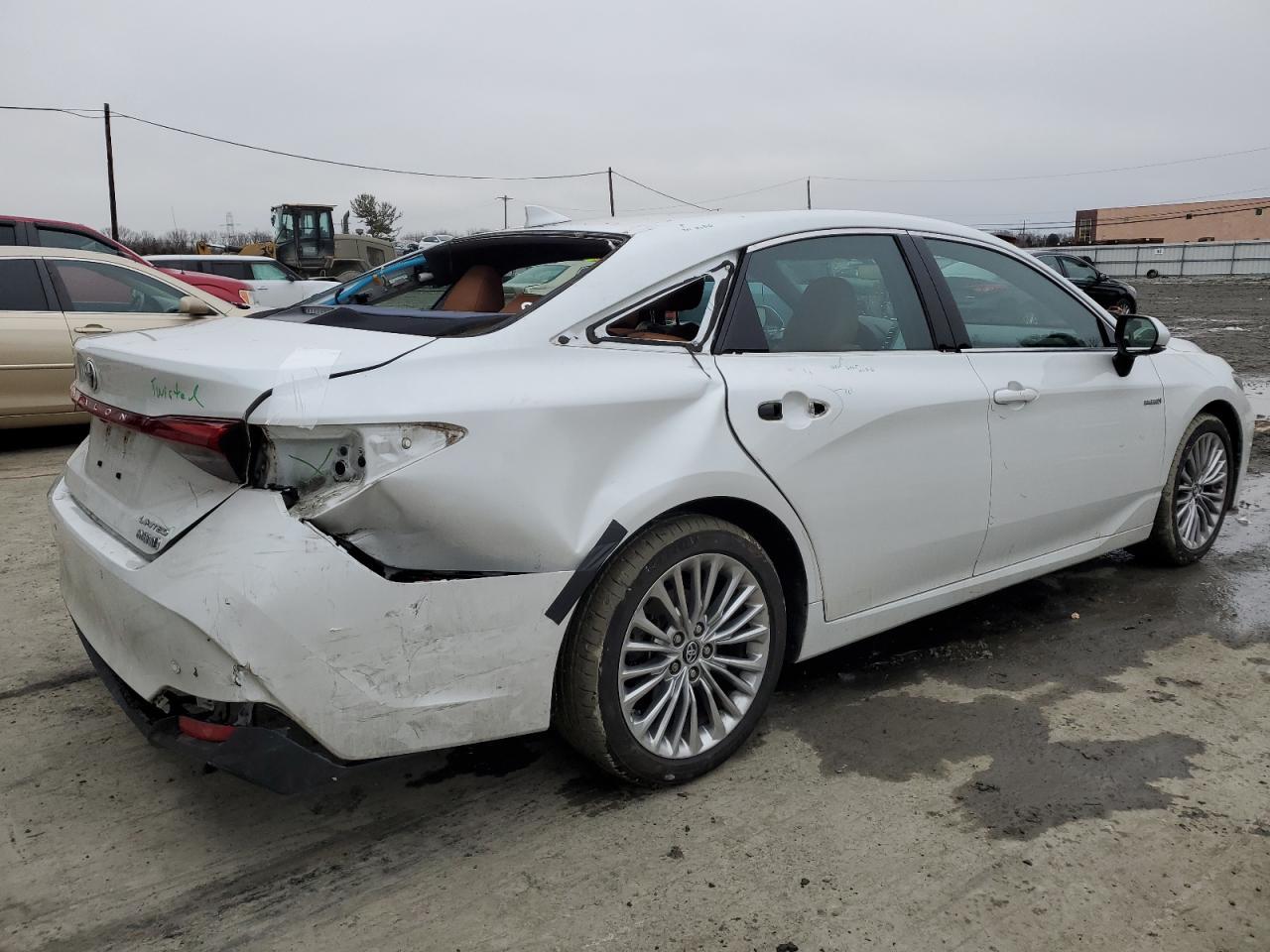 2019 TOYOTA AVALON XLE - Image 3
