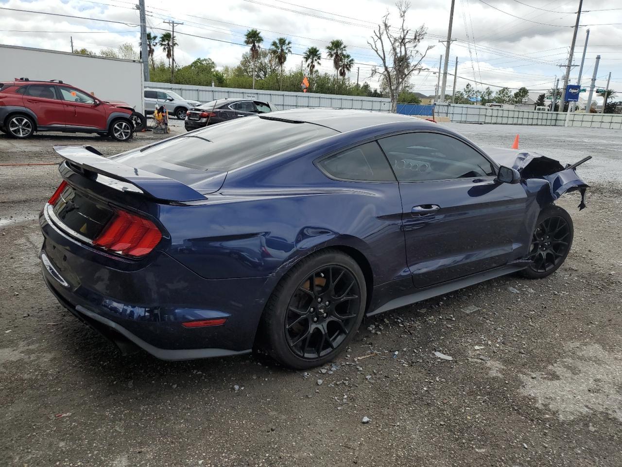 2018 FORD MUSTANG - Фото 3